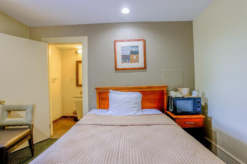 Budget Inn By OYO Natural Bridge I-81 image