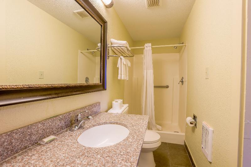 Budget Inn By OYO Natural Bridge I-81 image