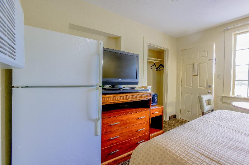 Budget Inn By OYO Natural Bridge I-81 image