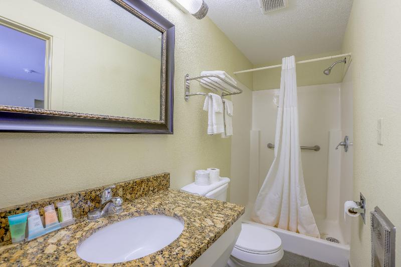 Budget Inn By OYO Natural Bridge I-81 image