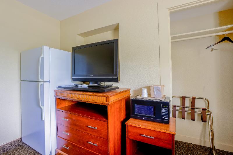 Budget Inn By OYO Natural Bridge I-81 image