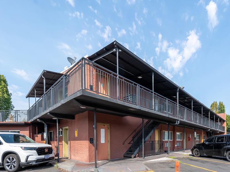 Banfield Studios By OYO Portland OR image