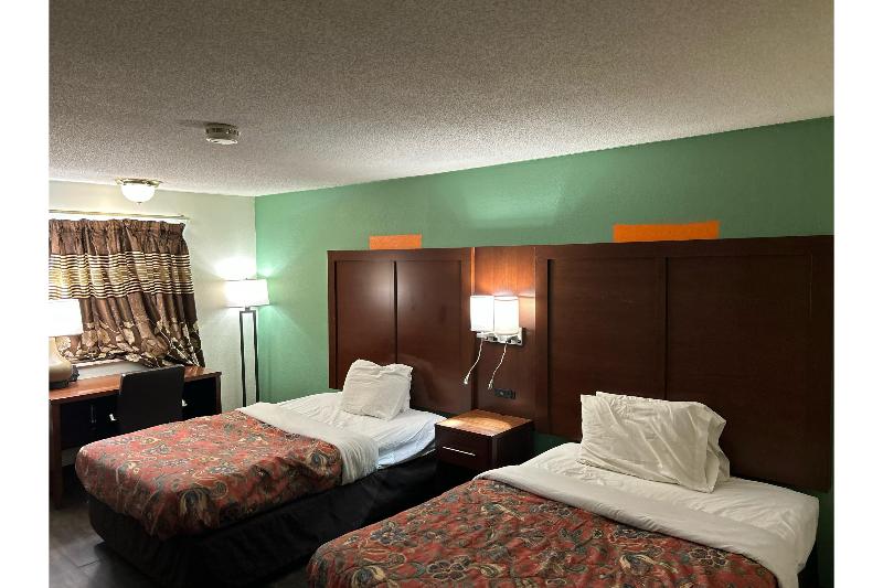 Hillcrest Motel by Oyo Aurora near Lawrenceburg image