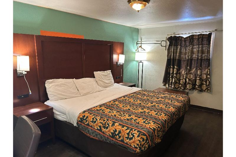 Hillcrest Motel by Oyo Aurora near Lawrenceburg image
