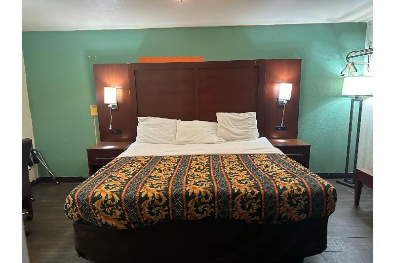 Hillcrest Motel by Oyo Aurora near Lawrenceburg image