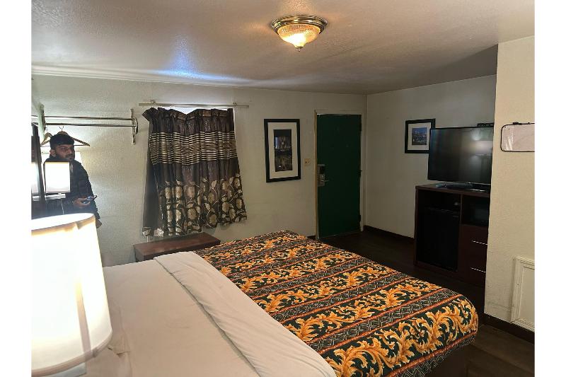 Hillcrest Motel by Oyo Aurora near Lawrenceburg image