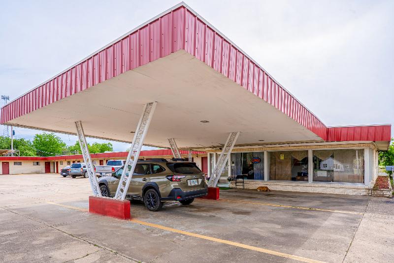 OYO Holiday Capri Motel & Rv Park image