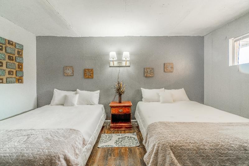 OYO Holiday Capri Motel & Rv Park image
