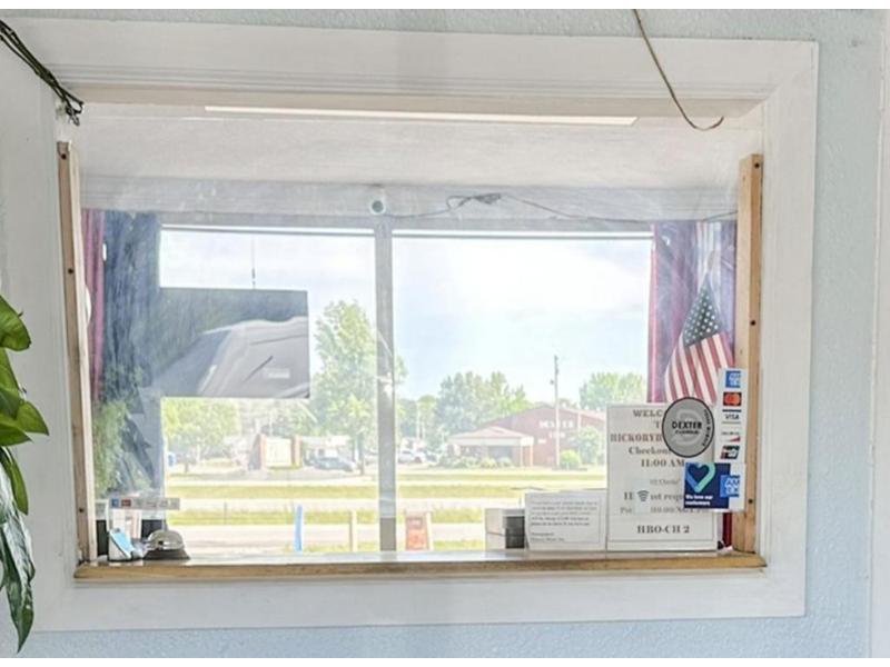 OYO Hickory House Inn — view