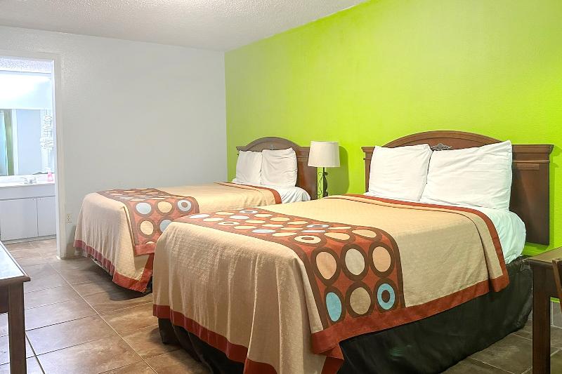 OYO Hickory House Inn image