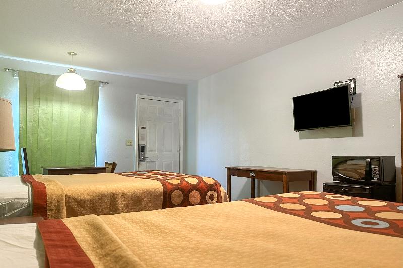 OYO Hickory House Inn image