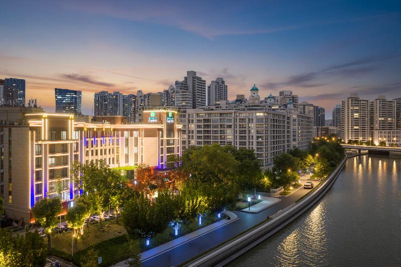 Holiday Inn Express Putuo Shanghai image