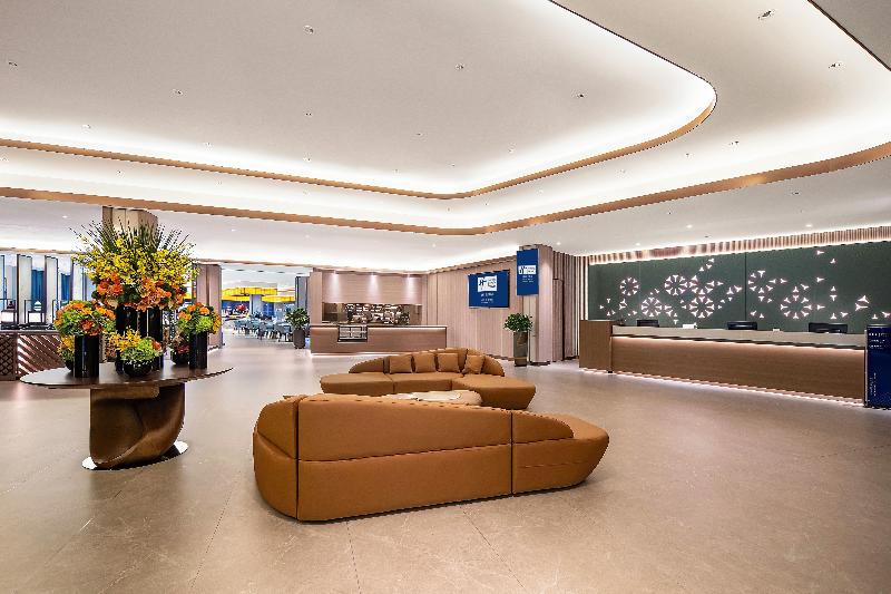 Holiday Inn Express Putuo Shanghai image