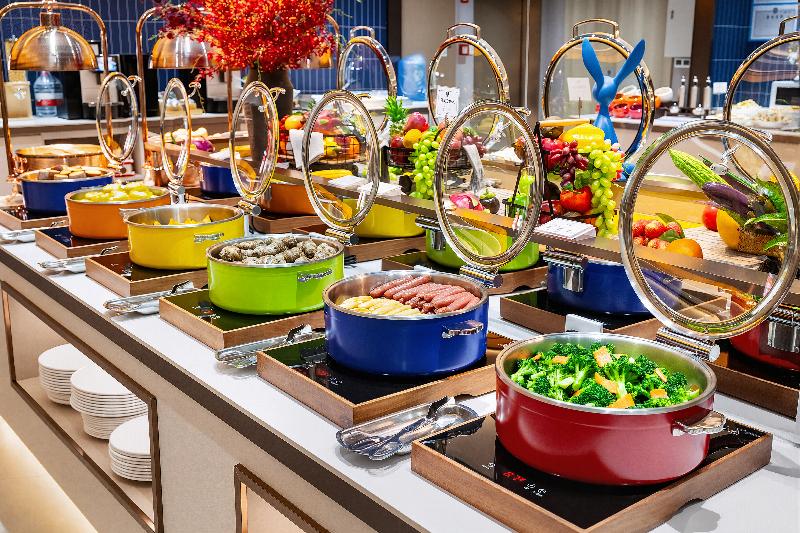 Holiday Inn Express Putuo Shanghai image