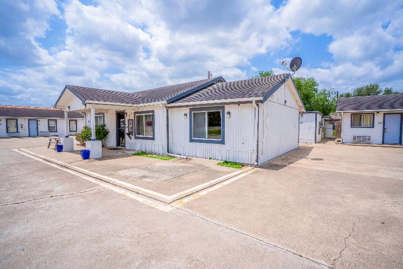 OYO Budget Inn Falfurrias Hwy 281 image
