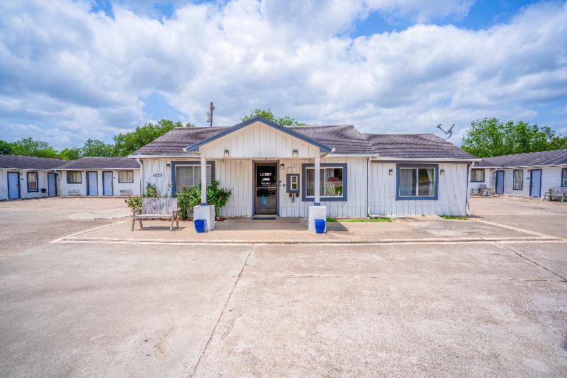 OYO Budget Inn Falfurrias Hwy 281 image