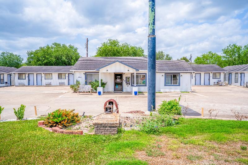 OYO Budget Inn Falfurrias Hwy 281 image