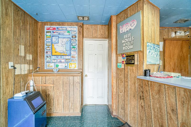 OYO Budget Inn Falfurrias Hwy 281 image