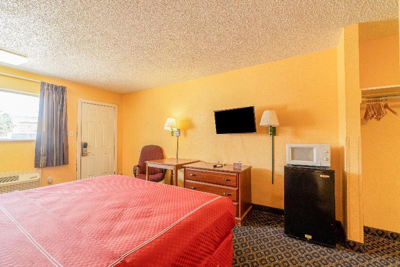 OYO Budget Inn Falfurrias Hwy 281 image