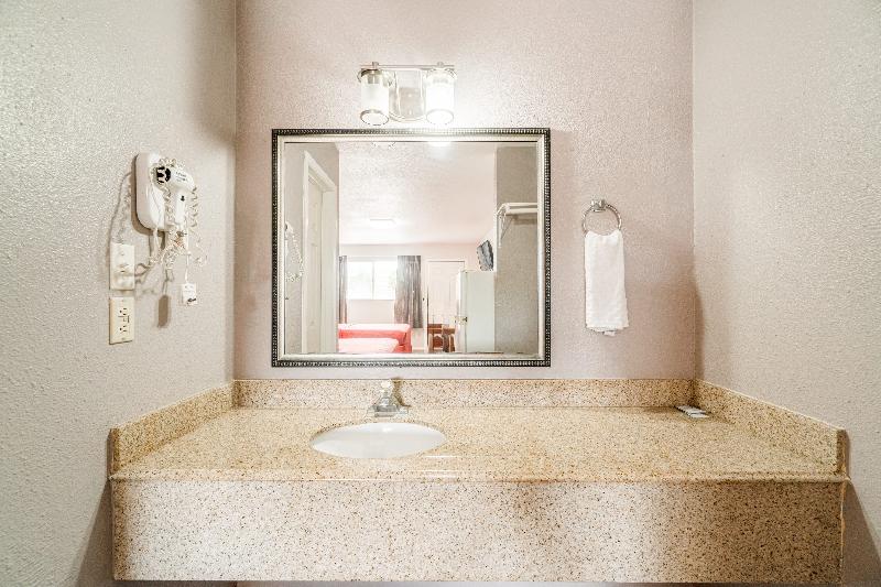 OYO Budget Inn Falfurrias Hwy 281 image