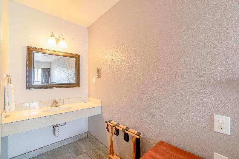 OYO Budget Inn Falfurrias Hwy 281 image