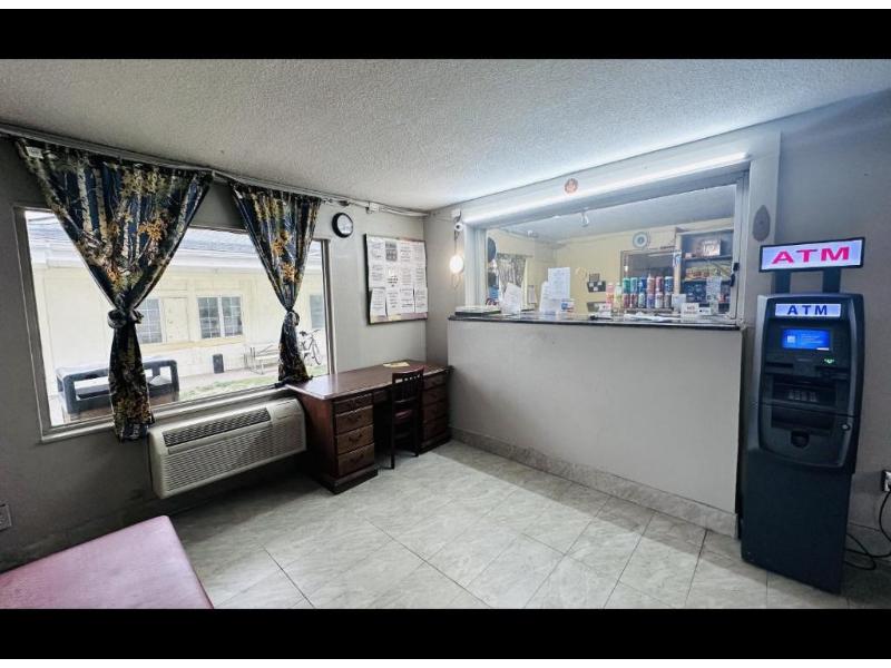 Hallmark Inn By OYO Fort Wayne — view