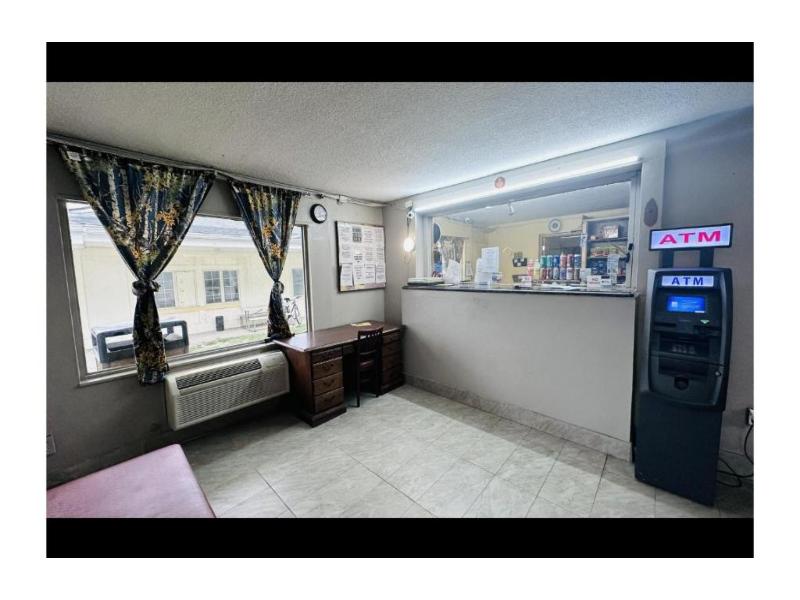 Hallmark Inn By OYO Fort Wayne — view