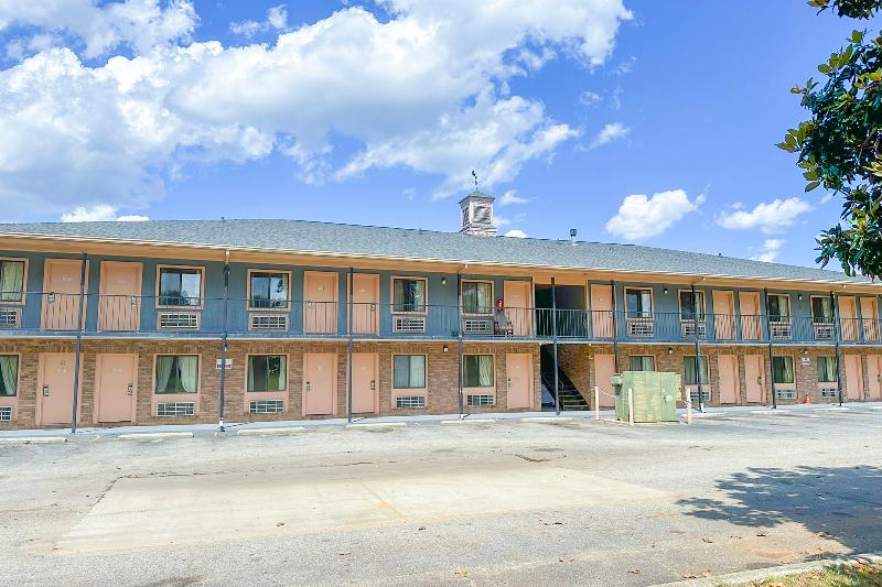 Louisville Inn by OYO Louisville Municipal Airport image