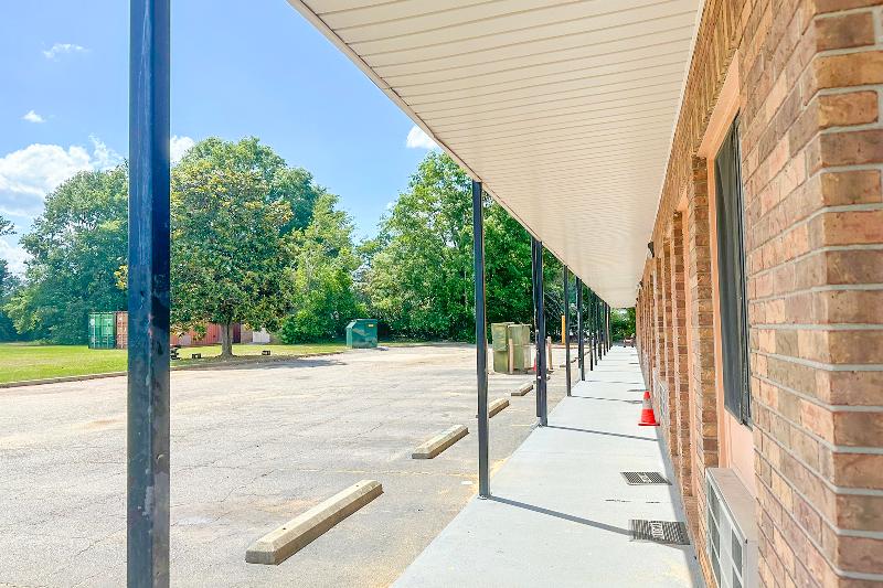 Louisville Inn by OYO Louisville Municipal Airport image