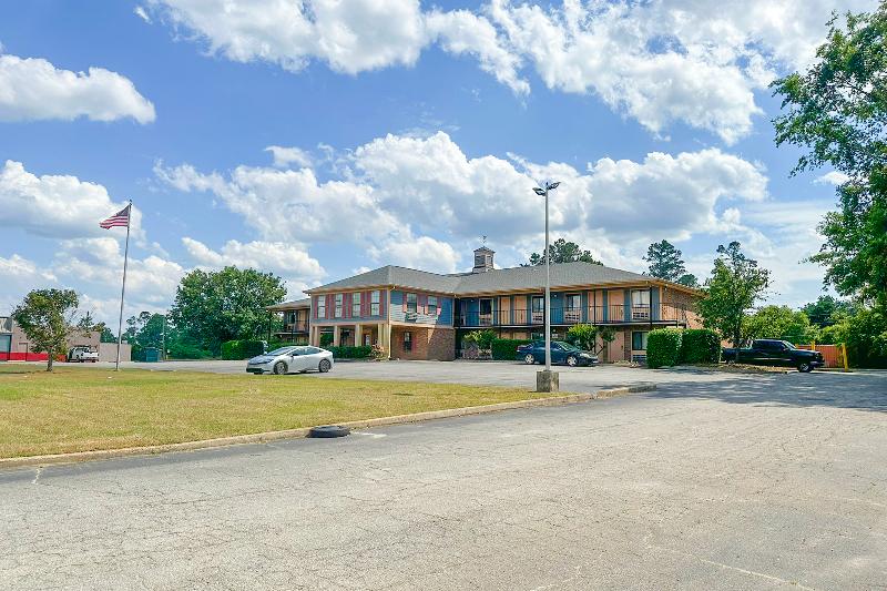 Louisville Inn by OYO Louisville Municipal Airport image