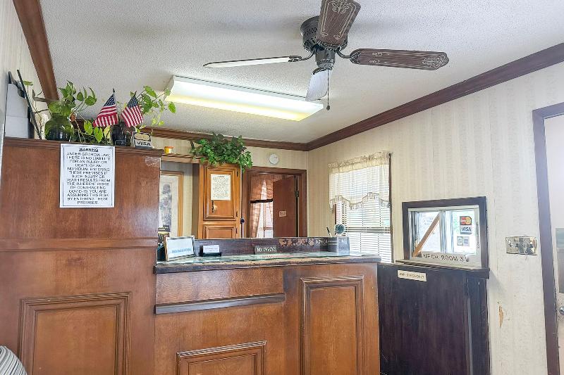Louisville Inn by OYO Louisville Municipal Airport image