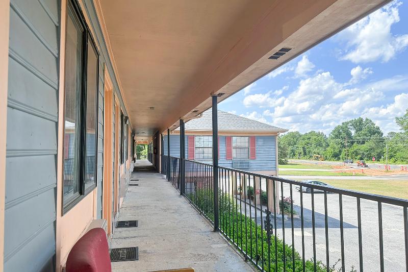 Louisville Inn by OYO Louisville Municipal Airport image