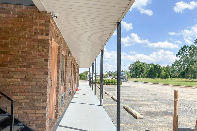 Louisville Inn by OYO Louisville Municipal Airport image