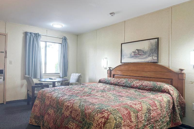 Louisville Inn by OYO Louisville Municipal Airport image