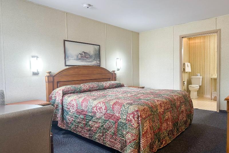Louisville Inn by OYO Louisville Municipal Airport image