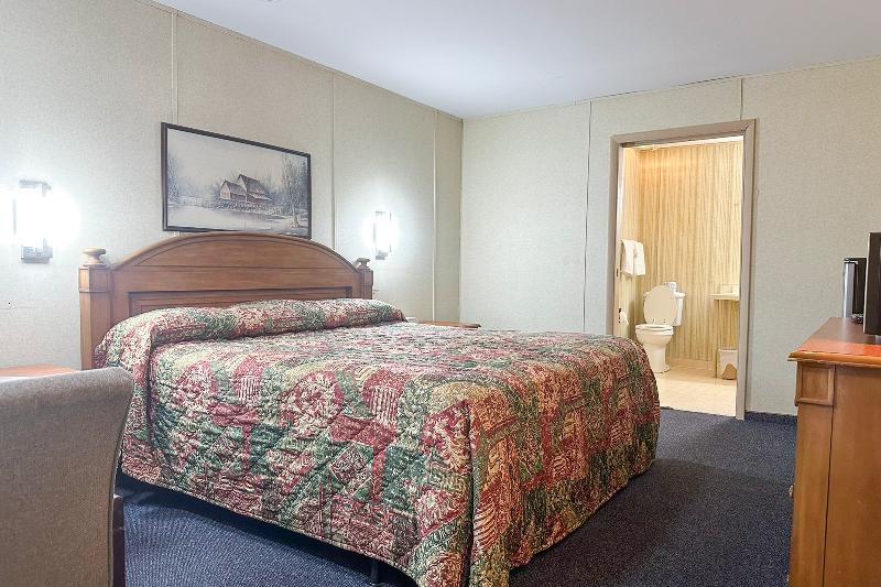 Louisville Inn by OYO Louisville Municipal Airport image