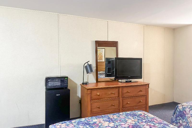 Louisville Inn by OYO Louisville Municipal Airport image