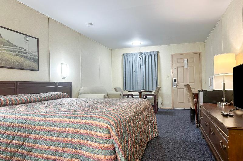 Louisville Inn by OYO Louisville Municipal Airport image