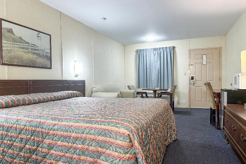 Louisville Inn by OYO Louisville Municipal Airport image