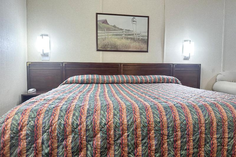 Louisville Inn by OYO Louisville Municipal Airport image