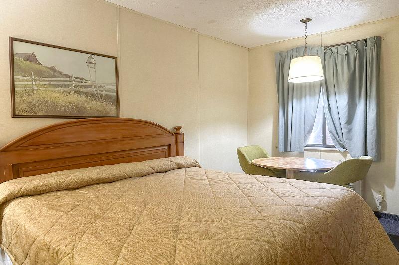Louisville Inn by OYO Louisville Municipal Airport image