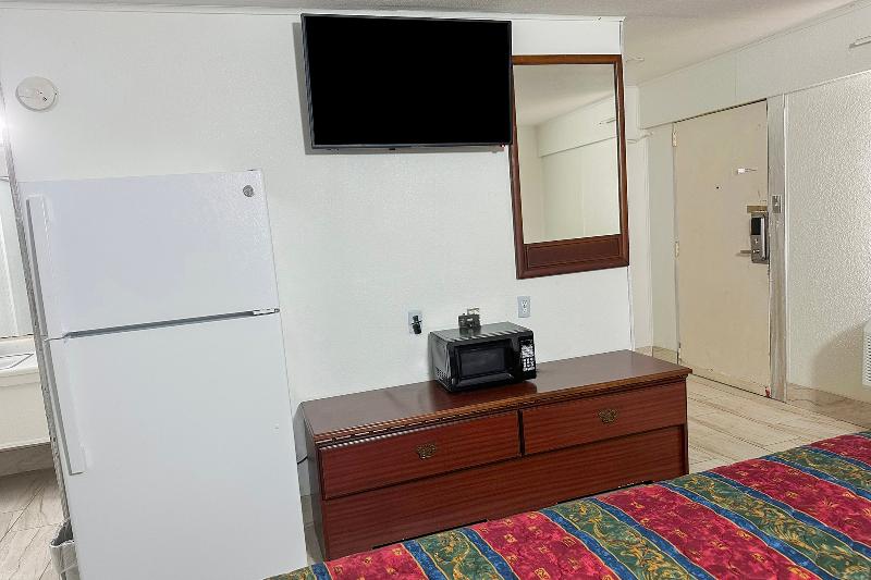 Shamrock Kings Inn By OYO Marked Tree I-555 image