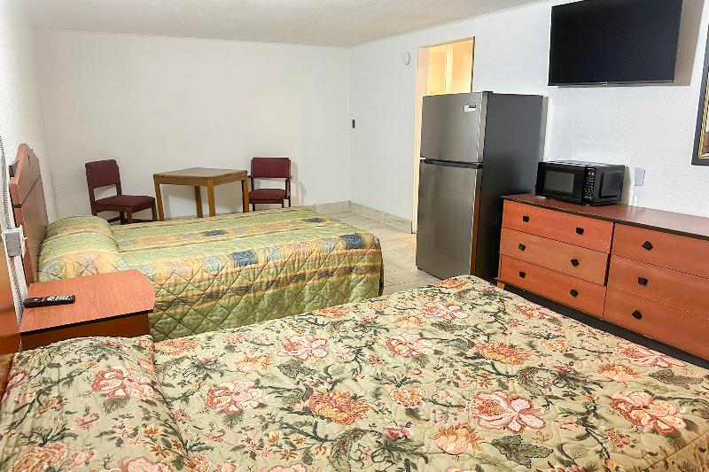 Shamrock Kings Inn By OYO Marked Tree I-555 image
