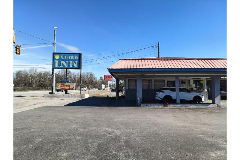 Crown Inn by OYO Orangeburg Hwy 301 — exterior view