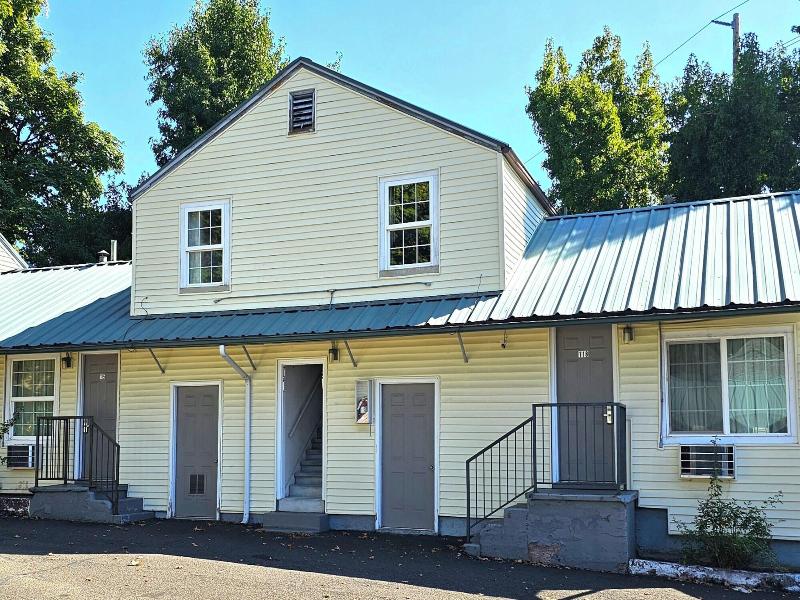 Budget Lodge by OYO Portland West image