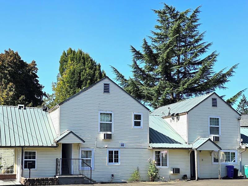 Budget Lodge by OYO Portland West image