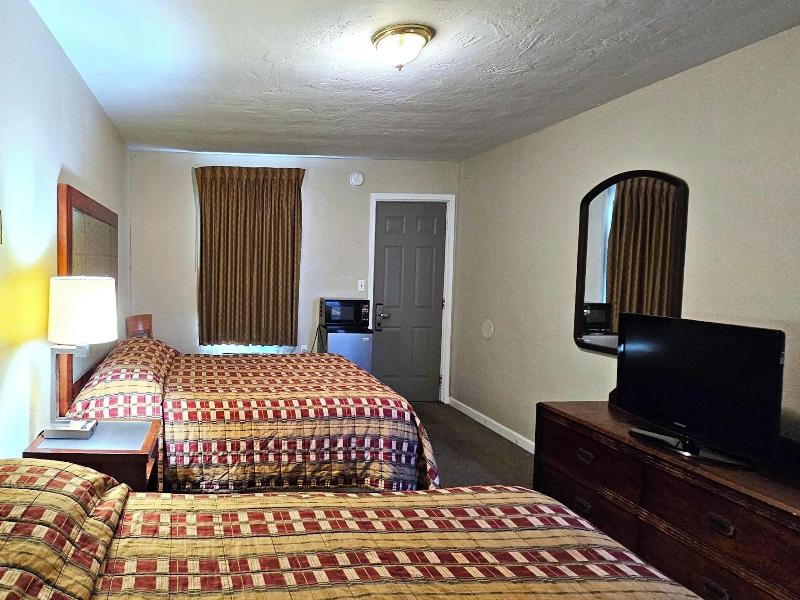 Budget Lodge by OYO Portland West image