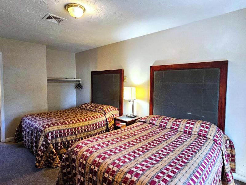 Budget Lodge by OYO Portland West image