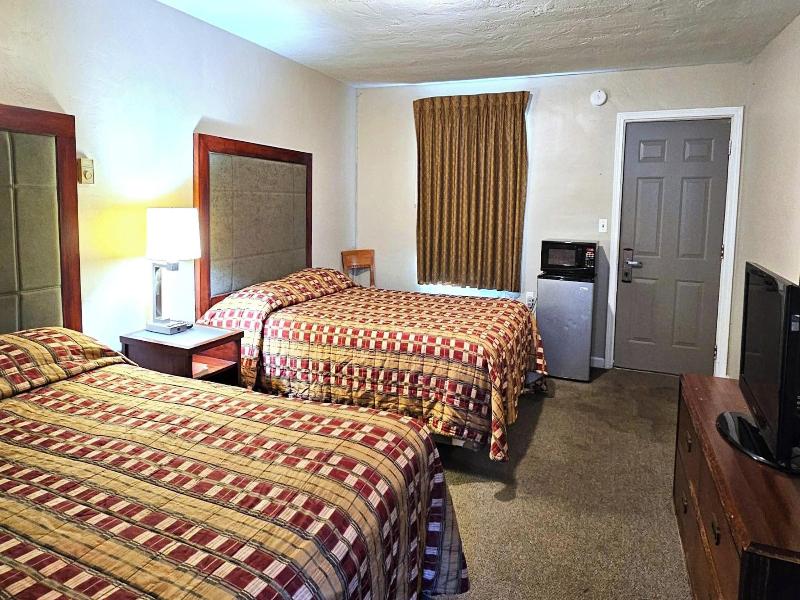 Budget Lodge by OYO Portland West image