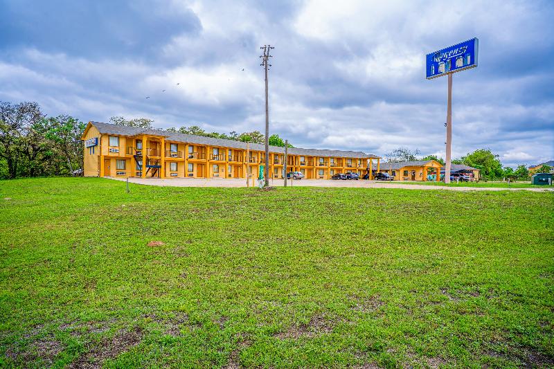 Regency Inn By OYO Rockdale TX image